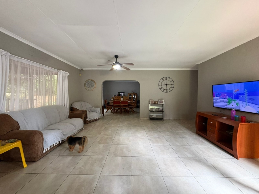 4 Bedroom Property for Sale in Mulbarton Gauteng