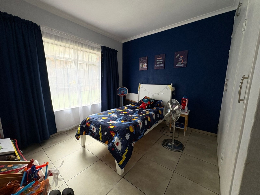 4 Bedroom Property for Sale in Mulbarton Gauteng