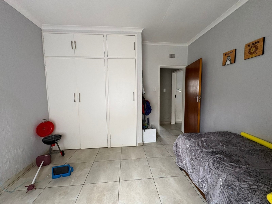 4 Bedroom Property for Sale in Mulbarton Gauteng