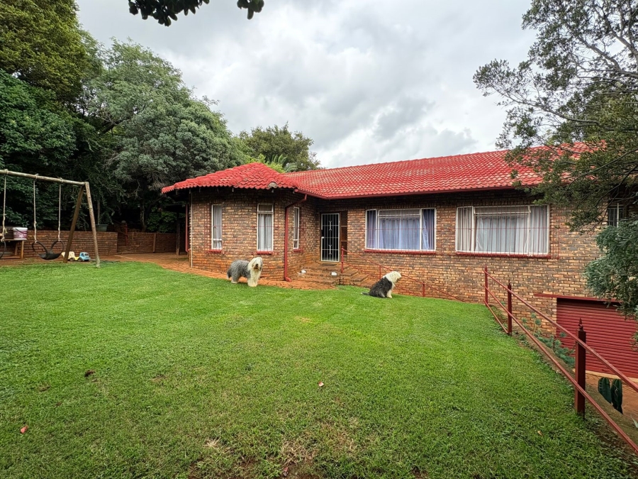 4 Bedroom Property for Sale in Mulbarton Gauteng