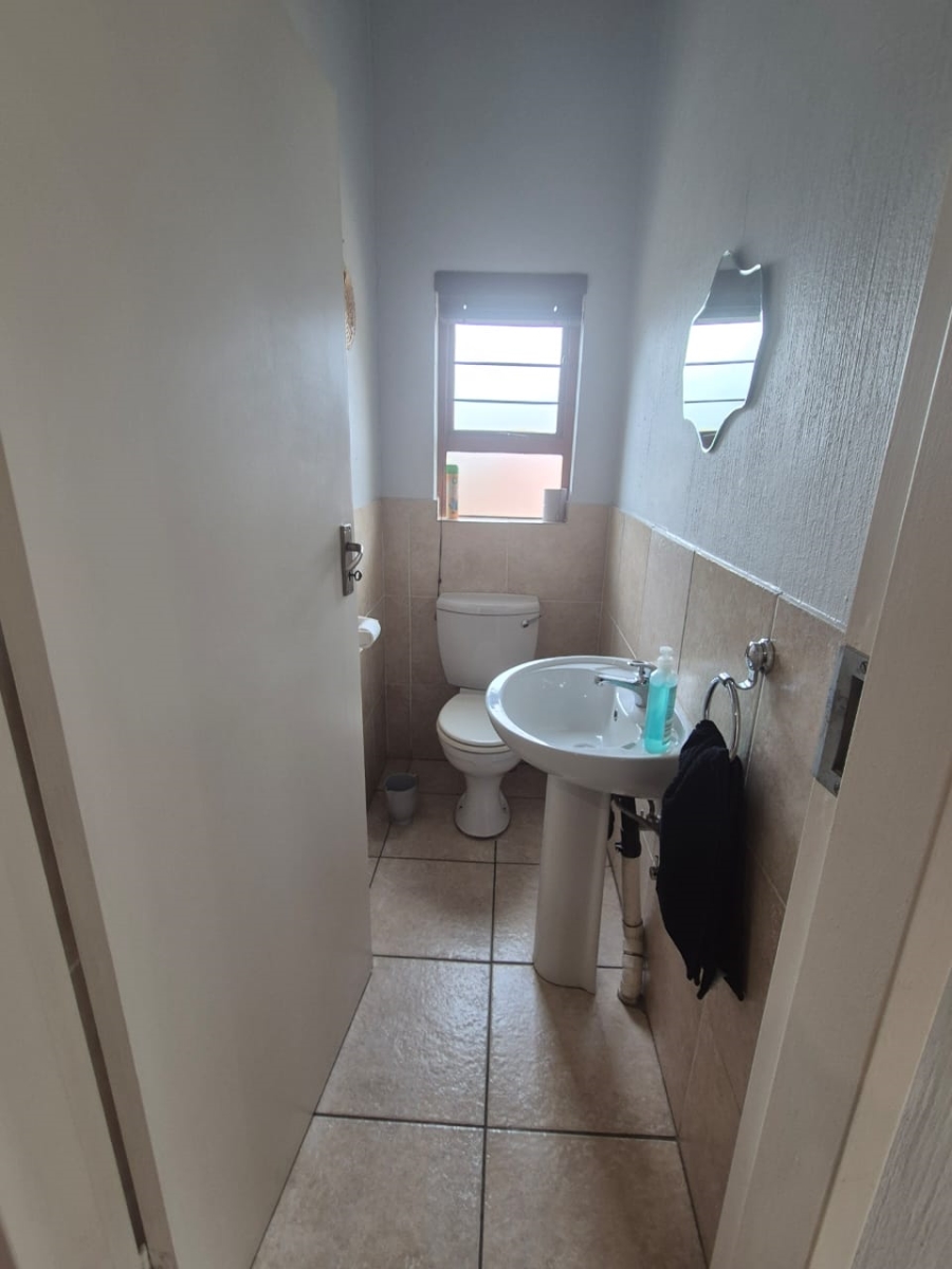 3 Bedroom Property for Sale in Oakdene Gauteng