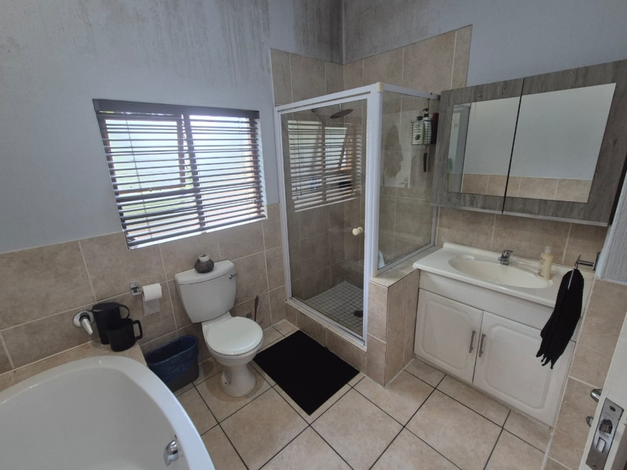 3 Bedroom Property for Sale in Oakdene Gauteng