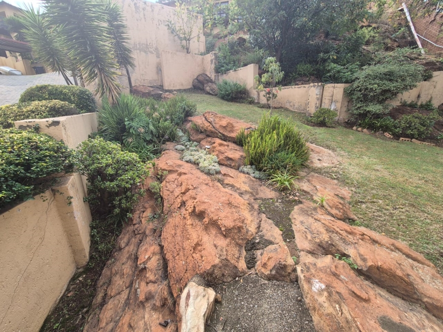 3 Bedroom Property for Sale in Oakdene Gauteng
