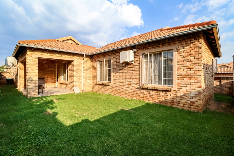 3 Bedroom Property for Sale in Kosmosdal Gauteng