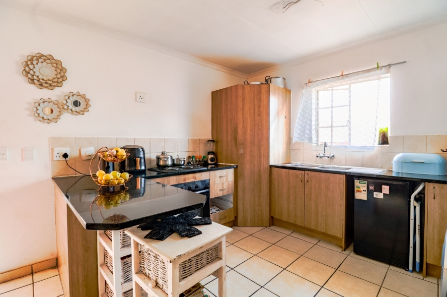 3 Bedroom Property for Sale in Kosmosdal Gauteng