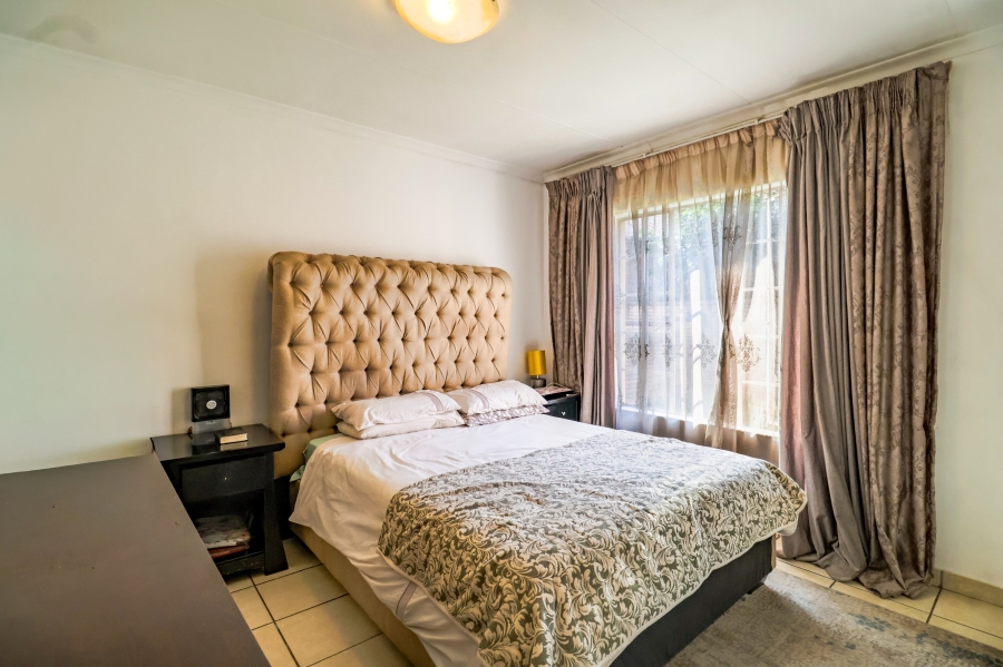 3 Bedroom Property for Sale in Kosmosdal Gauteng