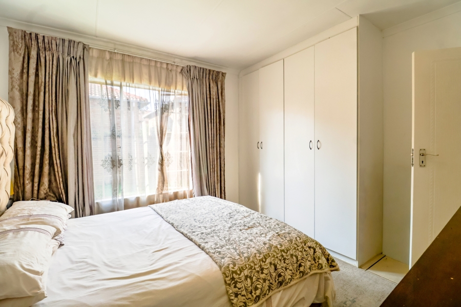 3 Bedroom Property for Sale in Kosmosdal Gauteng