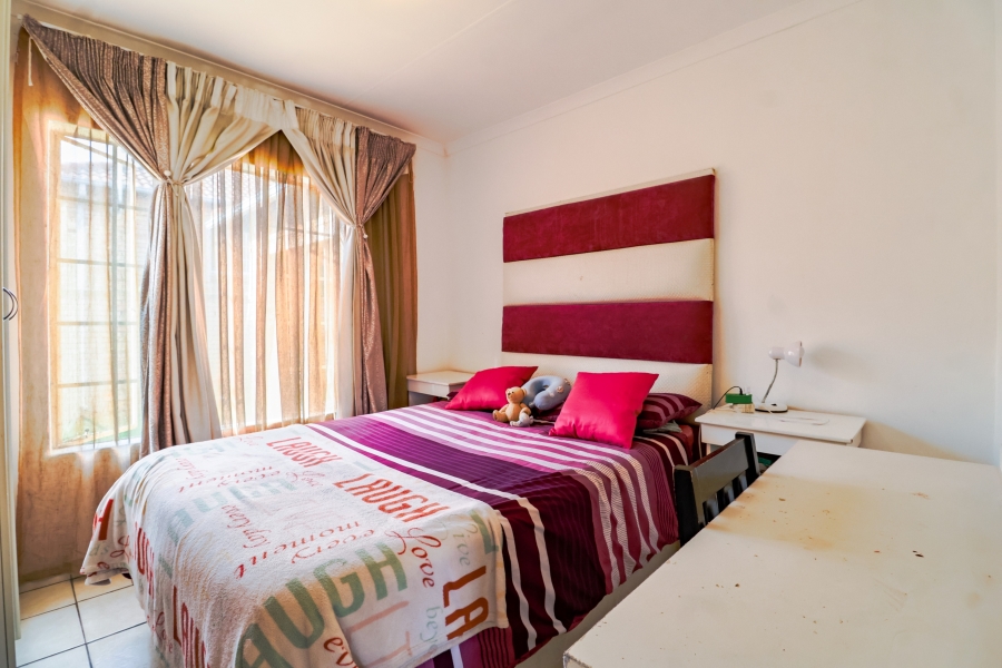 3 Bedroom Property for Sale in Kosmosdal Gauteng