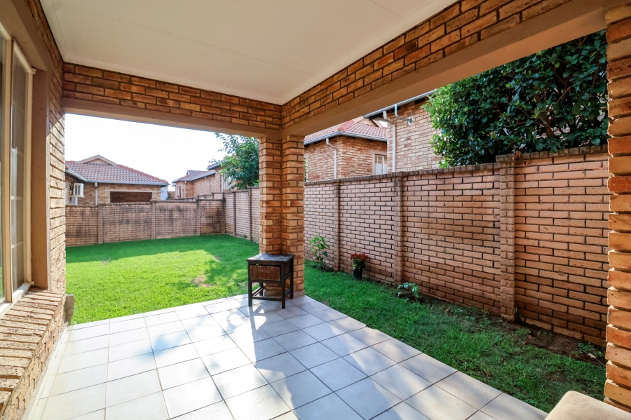 3 Bedroom Property for Sale in Kosmosdal Gauteng