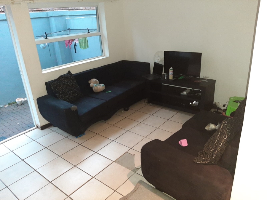 2 Bedroom Property for Sale in Pretoria North Gauteng