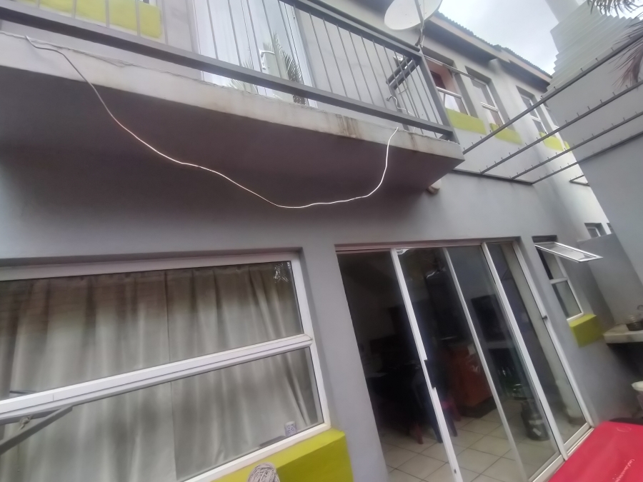 2 Bedroom Property for Sale in Pretoria North Gauteng