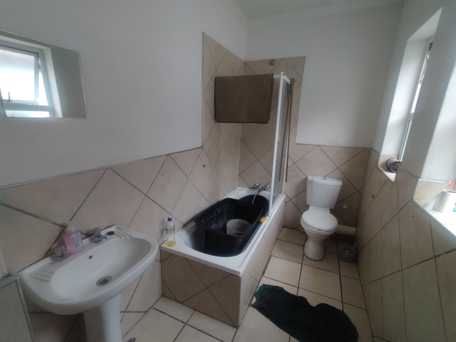 2 Bedroom Property for Sale in Pretoria North Gauteng