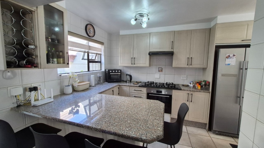 4 Bedroom Property for Sale in Bedfordview Gauteng