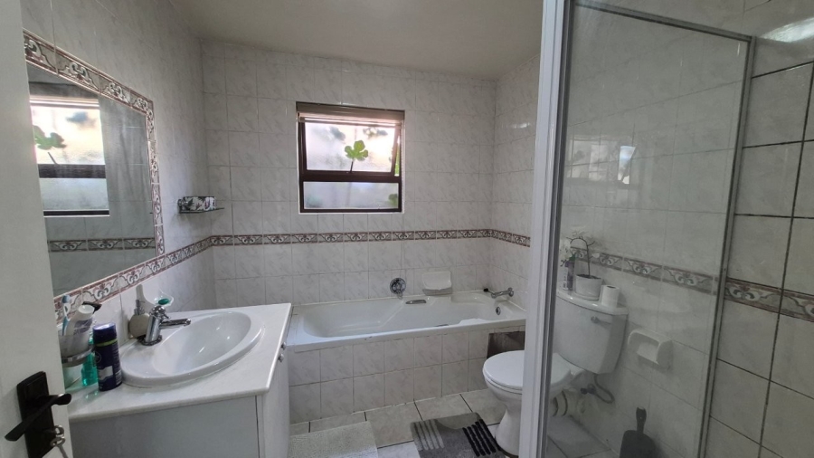 4 Bedroom Property for Sale in Bedfordview Gauteng