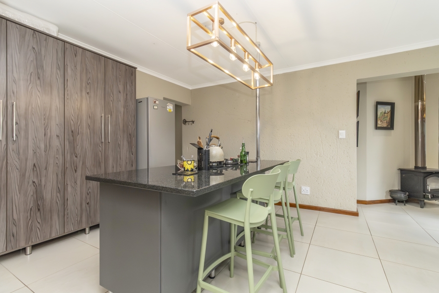 3 Bedroom Property for Sale in Magaliessig Gauteng