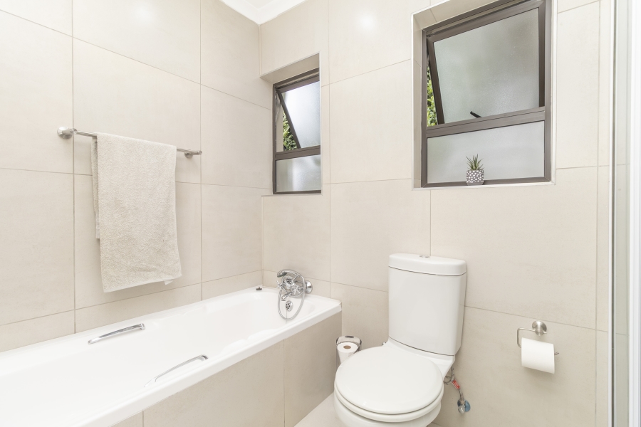 3 Bedroom Property for Sale in Magaliessig Gauteng