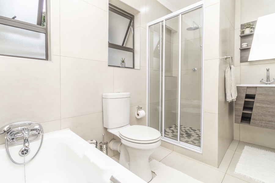 3 Bedroom Property for Sale in Magaliessig Gauteng