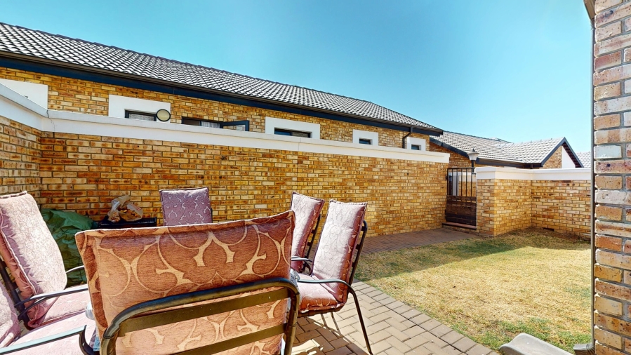 2 Bedroom Property for Sale in Beyers Park Gauteng