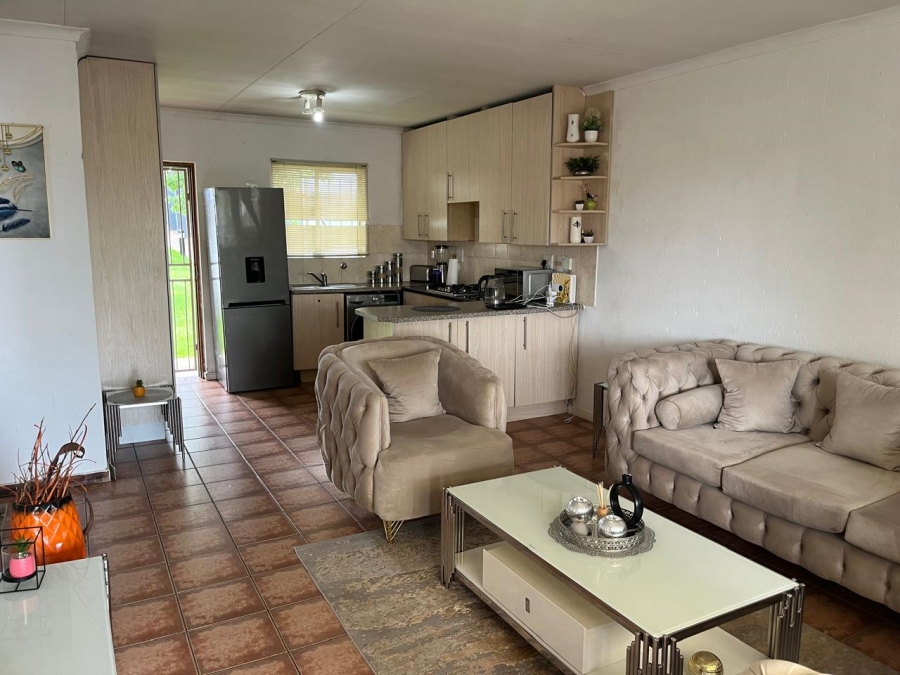 2 Bedroom Property for Sale in Greenstone Hill Gauteng