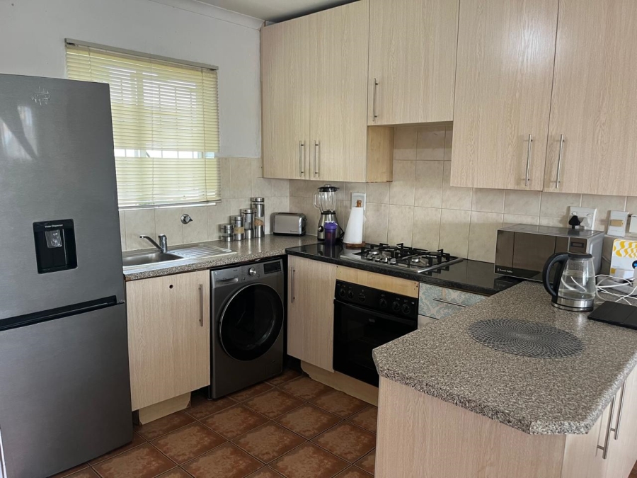 2 Bedroom Property for Sale in Greenstone Hill Gauteng