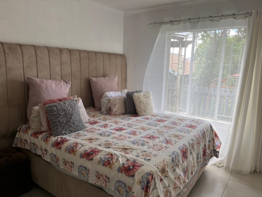 2 Bedroom Property for Sale in Greenstone Hill Gauteng