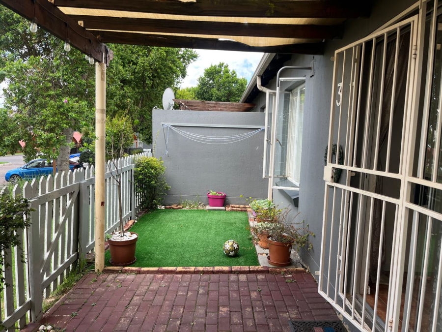 2 Bedroom Property for Sale in Greenstone Hill Gauteng