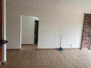 2 Bedroom Property for Sale in Gosforth Park Gauteng