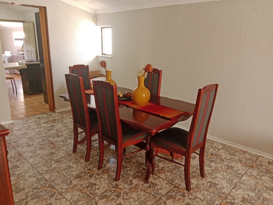 4 Bedroom Property for Sale in Crown Gardens Gauteng