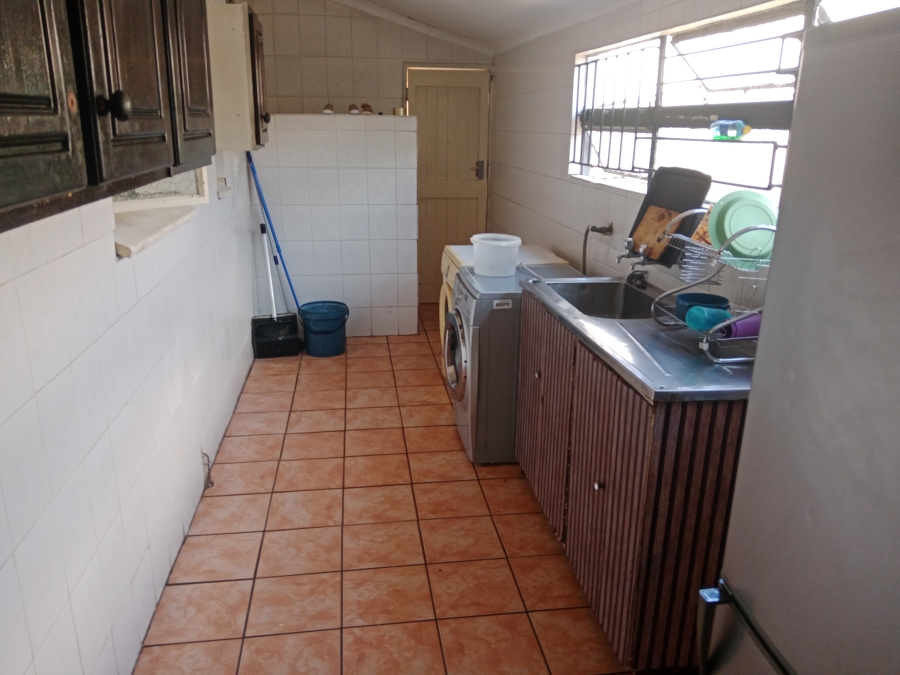 4 Bedroom Property for Sale in Crown Gardens Gauteng