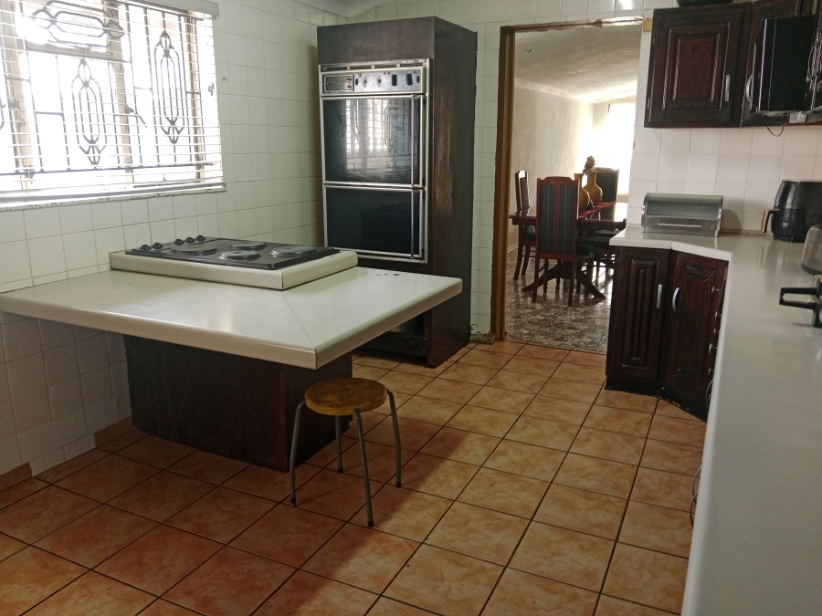4 Bedroom Property for Sale in Crown Gardens Gauteng