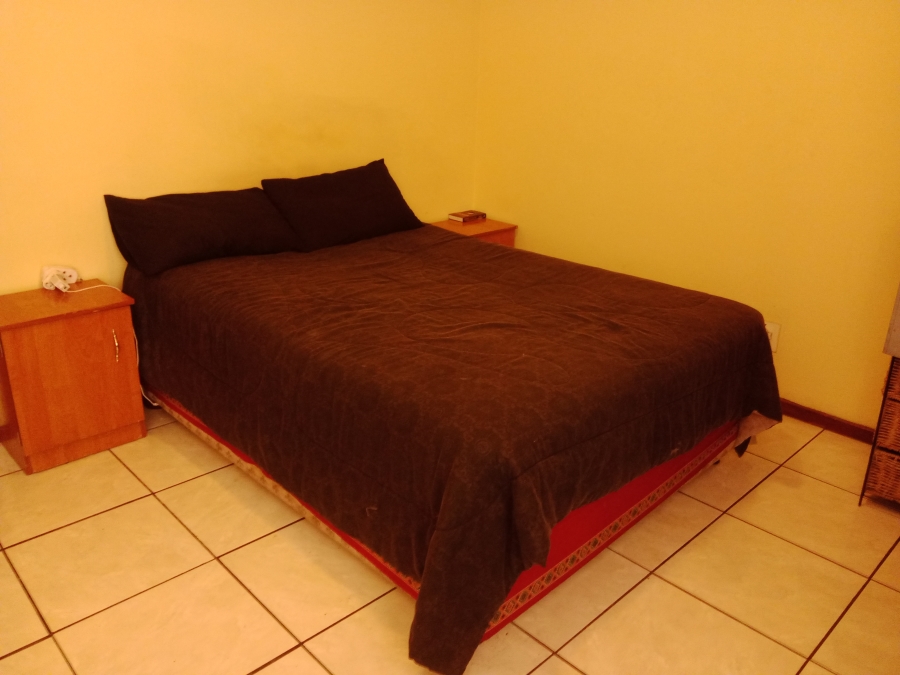 4 Bedroom Property for Sale in Crown Gardens Gauteng