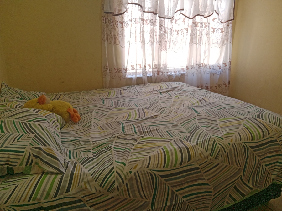 4 Bedroom Property for Sale in Crown Gardens Gauteng