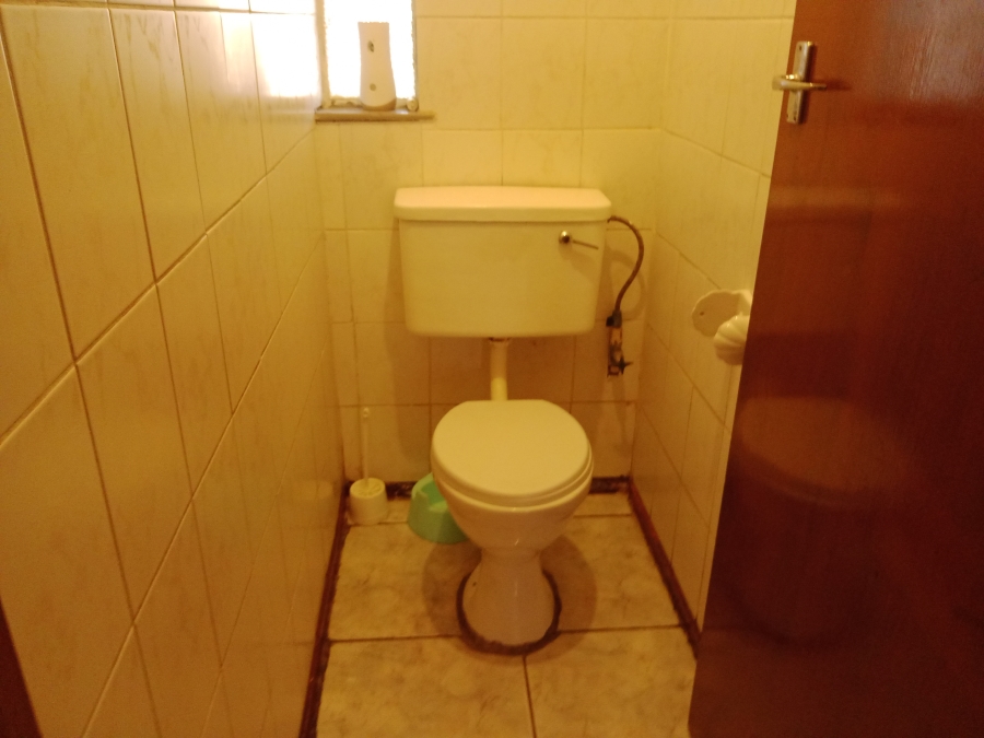 4 Bedroom Property for Sale in Crown Gardens Gauteng