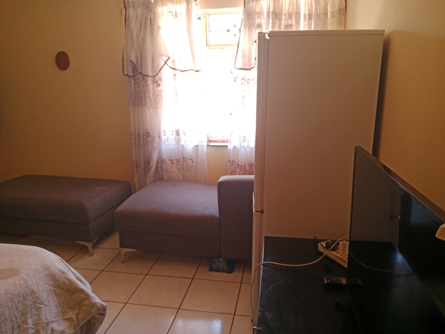 4 Bedroom Property for Sale in Crown Gardens Gauteng