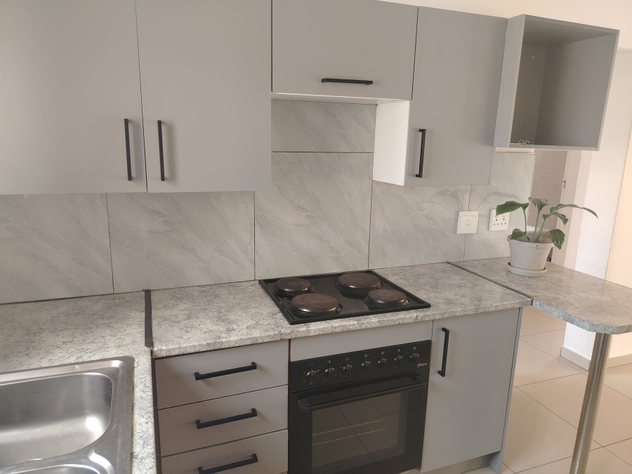 To Let 2 Bedroom Property for Rent in Sonneveld Gauteng