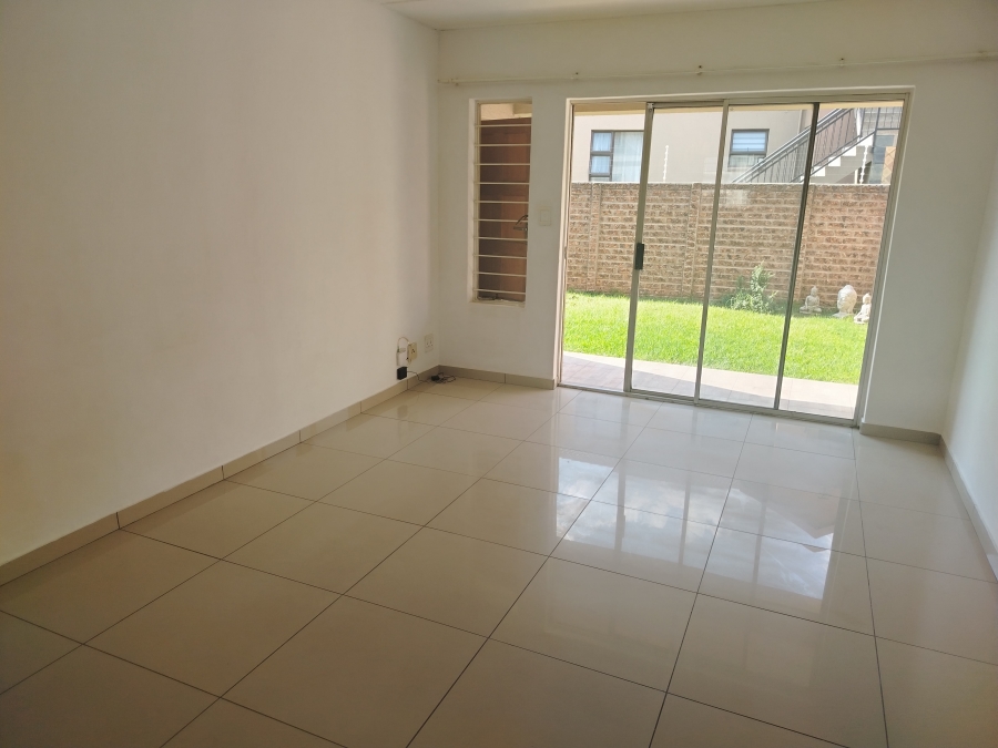 To Let 2 Bedroom Property for Rent in Sonneveld Gauteng