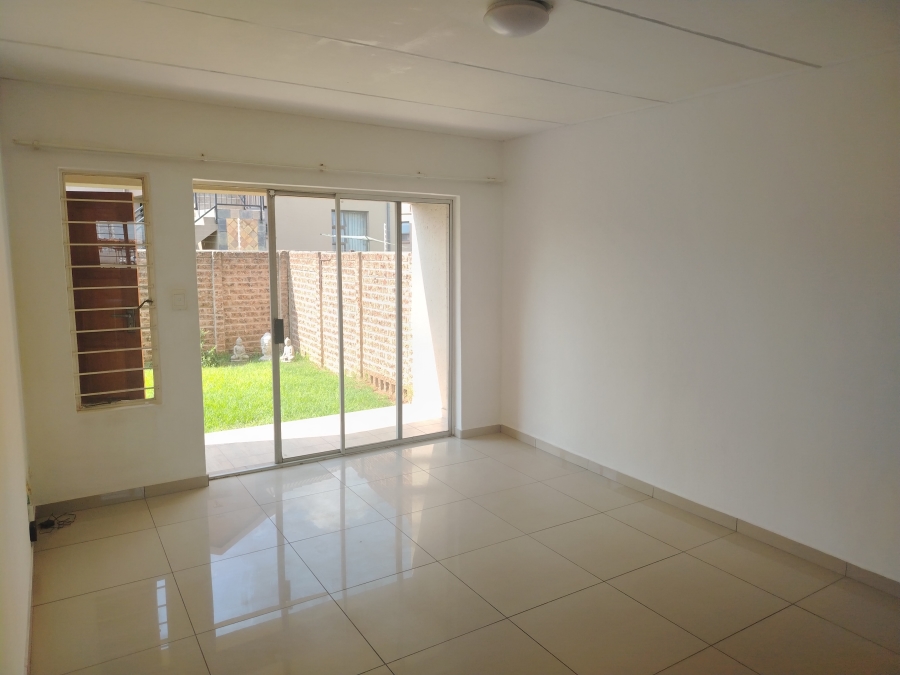 To Let 2 Bedroom Property for Rent in Sonneveld Gauteng