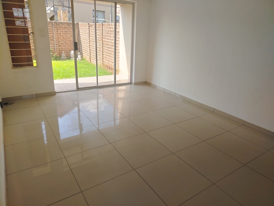 To Let 2 Bedroom Property for Rent in Sonneveld Gauteng