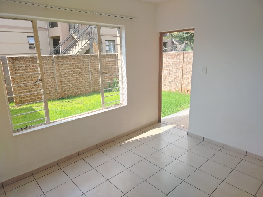 To Let 2 Bedroom Property for Rent in Sonneveld Gauteng