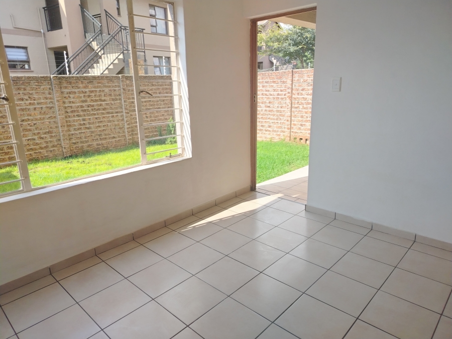 To Let 2 Bedroom Property for Rent in Sonneveld Gauteng