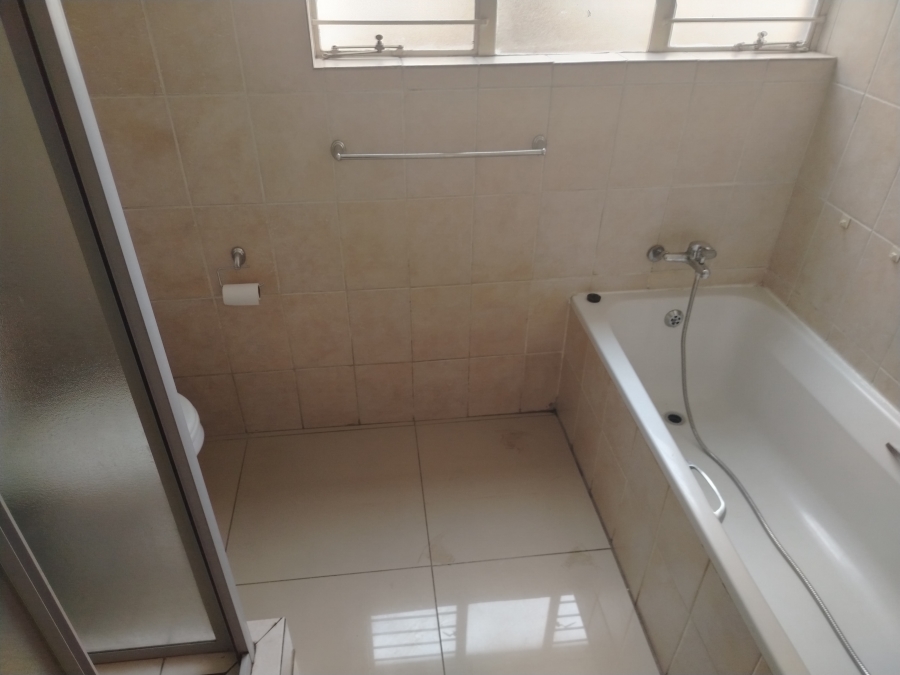 To Let 2 Bedroom Property for Rent in Sonneveld Gauteng