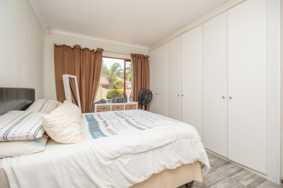 2 Bedroom Property for Sale in North Riding Gauteng