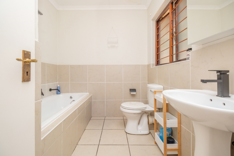 2 Bedroom Property for Sale in North Riding Gauteng