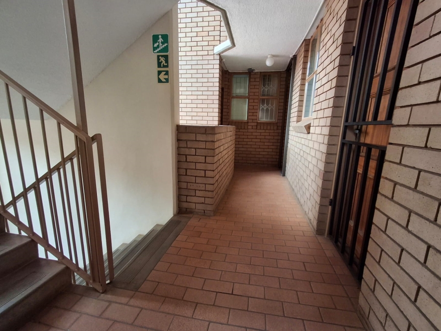 1 Bedroom Property for Sale in Wonderboom South Gauteng