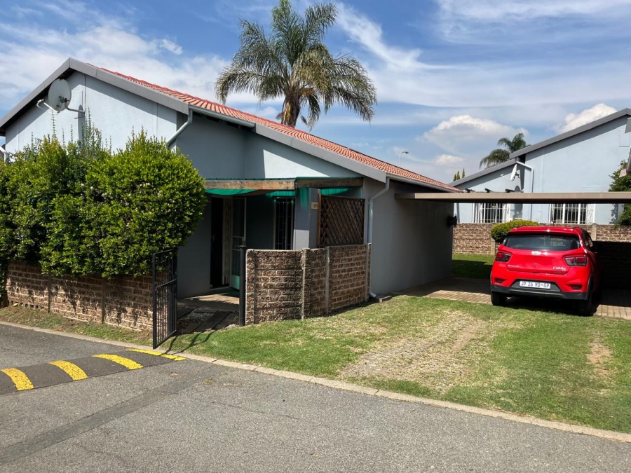 2 Bedroom Property for Sale in Greenstone Hill Gauteng