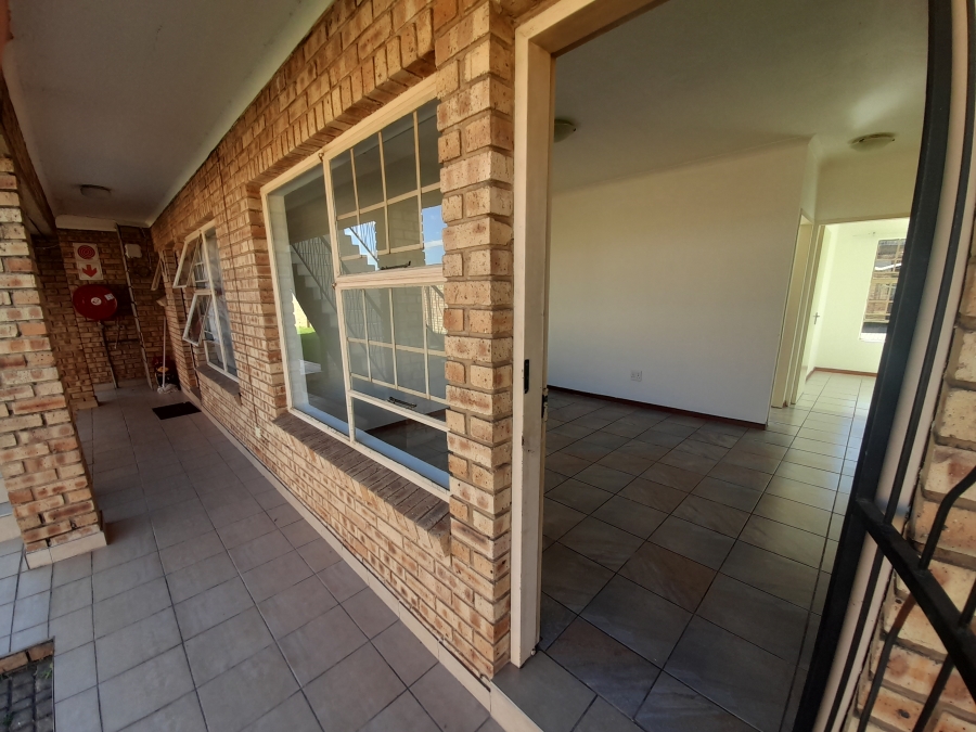 To Let 2 Bedroom Property for Rent in Sylviavale Gauteng
