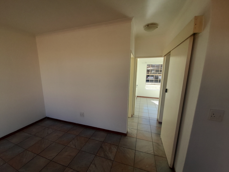 To Let 2 Bedroom Property for Rent in Sylviavale Gauteng
