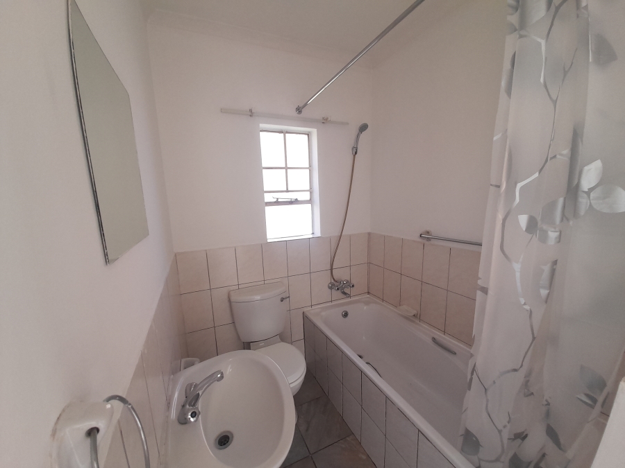 To Let 2 Bedroom Property for Rent in Sylviavale Gauteng