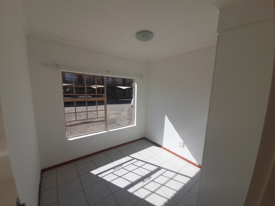 To Let 2 Bedroom Property for Rent in Sylviavale Gauteng