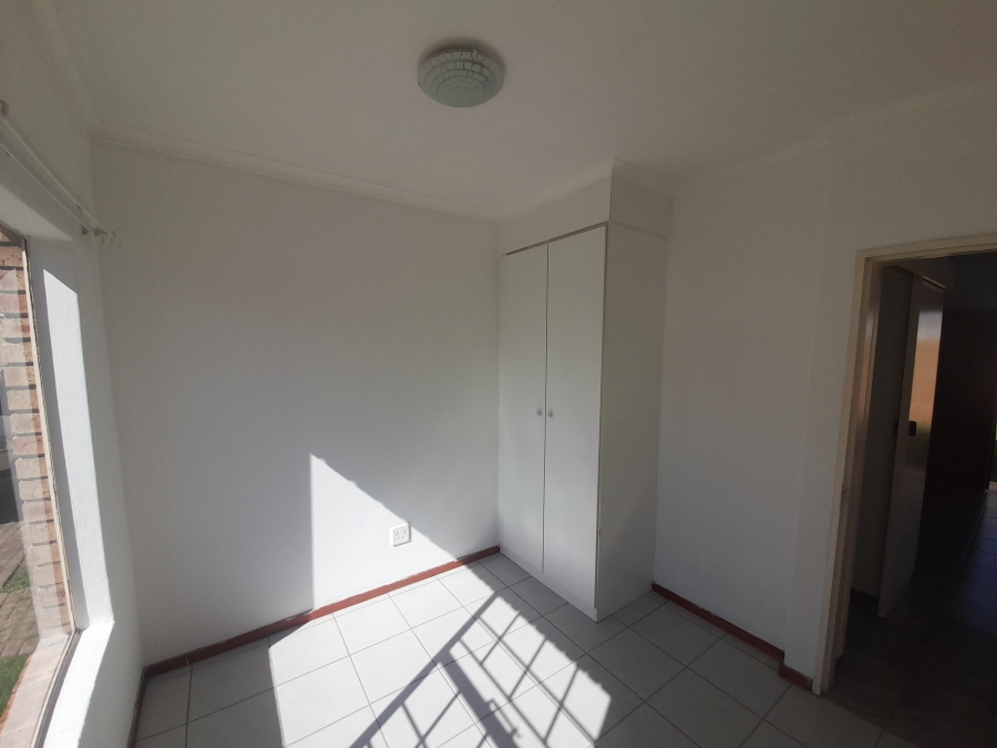 To Let 2 Bedroom Property for Rent in Sylviavale Gauteng